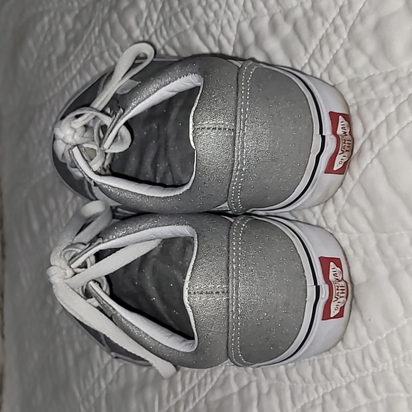 Silver Vans - Picture 2 of 7